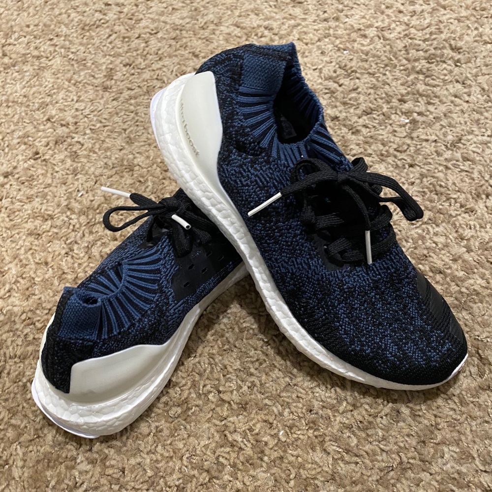 ADIDAS ULTRA BOOST